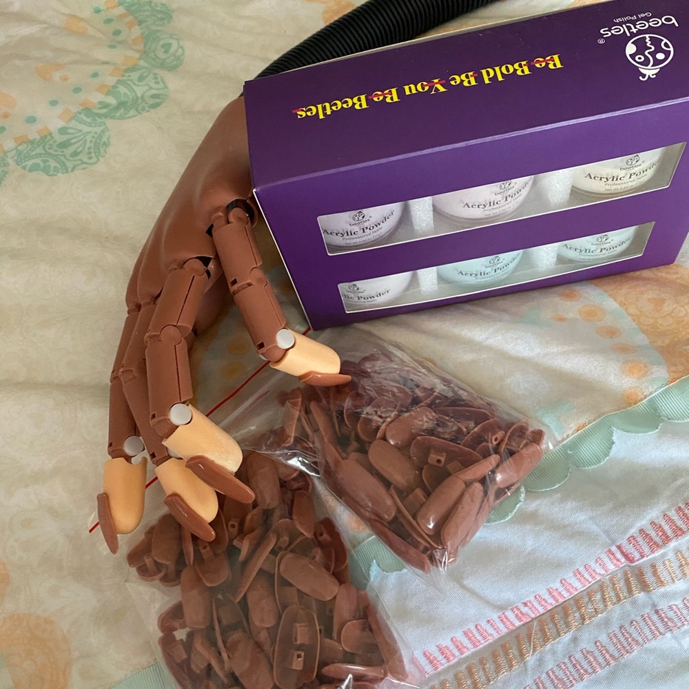 Beetles gel polish- Acrylic Powder Nail Kit 6 colors With Hand, With Extra Nail